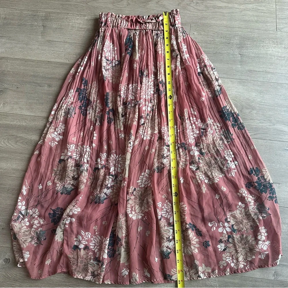 EUC Selfie Leslie Caroline Accordion Pleat Midi Skirt Rose - size XS